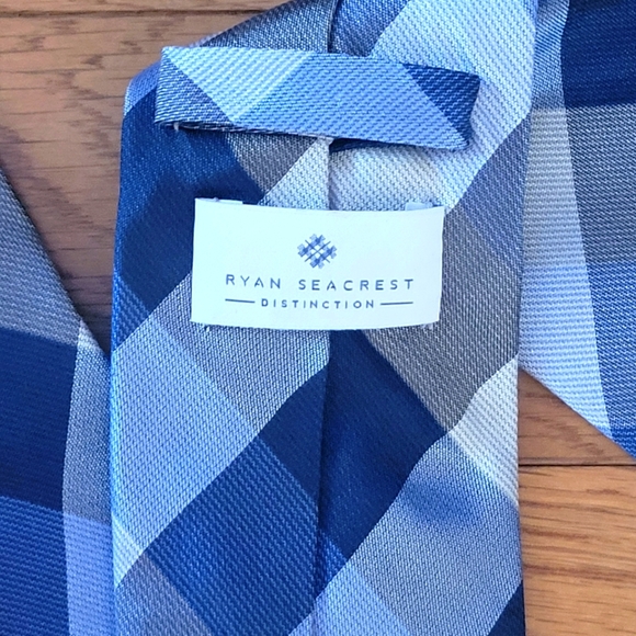 Ryan Seacrest Distinction tie. Blue. - Picture 4 of 4